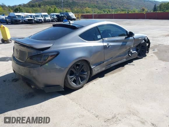 2012 Hyundai Genesis Coupe R-Spec with VIN KMHHU6KH6CU075744, listed as a IAAI auction lot 43421102 with 84,814 mi miles and . Bid and sale history available at DreamBid. Image 4.