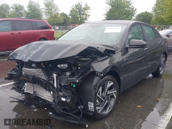 ✅ 2025 Hyundai Elantra SEL Sport • VIN: KMHLM4DG9SU961154 • Lot: 42307437. Listed on IAAI with 1,772 mi. Free auction sales archive from the USA and detailed vehicle history report at DreamBid. Image 2.