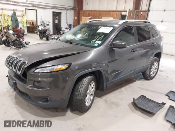 ✅ 2018 Jeep Cherokee Latitude Plus • VIN: 1C4PJMLB8JD570659 • Лот: 43510005. Опубликован ранее на IAAI с пробегом 129 126 миль. Бесплатный доступ к архиву аукционных продаж из США и подробный отчёт об истории автомобиля на DreamBid. Изображение 2.