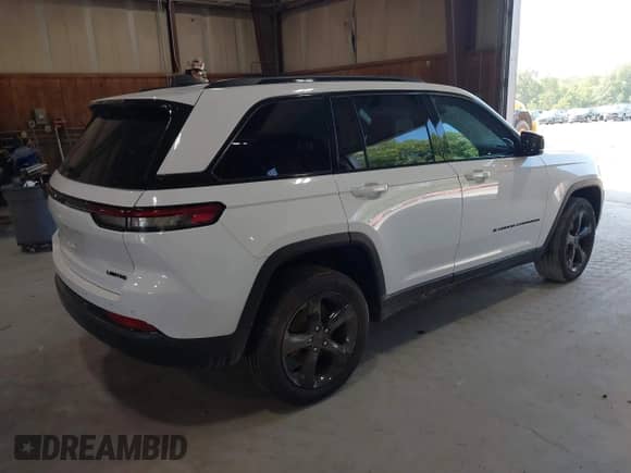 2024 Jeep Grand Cherokee Limited with VIN 1C4RJHBG2RC232348, listed as a IAAI auction lot 42795377 with 7,654 mi miles and . Bid and sale history available at DreamBid. Image 4.