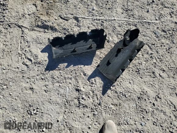 ✅ 2014 Dodge Challenger SRT-8 • VIN: 2C3CDYCJ4EH101599 • Lot: 87943745. Wystawiony na Copart z przebiegiem 74 407 mil. Bezpłatny archiwum sprzedaży aukcyjnych z USA i szczegółowy raport historii pojazdu na DreamBid. Zdjęcie 12.