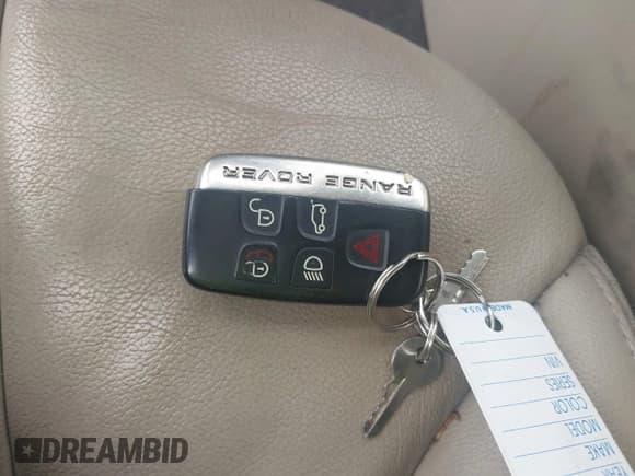 ✅ 2015 Land Rover Range Rover Evoque Pure Plus • VIN: SALVP2BG3FH965025 • Lot: 42999337. Wystawiony na IAAI z przebiegiem 123 232 mil. Bezpłatny archiwum sprzedaży aukcyjnych z USA i szczegółowy raport historii pojazdu na DreamBid. Zdjęcie 11.