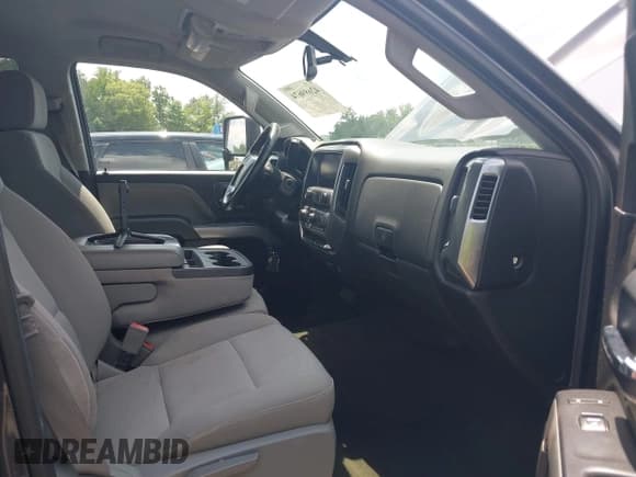 ✅ 2015 Chevrolet Silverado 2500HD LT • VIN: 1GC2KVEG2FZ533591 • Lot: 42689674. Wystawiony na IAAI z przebiegiem 133 697 mil. Bezpłatny archiwum sprzedaży aukcyjnych z USA i szczegółowy raport historii pojazdu na DreamBid. Zdjęcie 5.