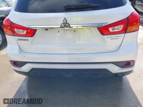 ✅ 2018 Mitsubishi Outlander ES • VIN: JA4AP3AU1JU025190 • Лот: 43700400. Опубликован ранее на IAAI с пробегом 141 394 миль. Бесплатный доступ к архиву аукционных продаж из США и подробный отчёт об истории автомобиля на DreamBid. Изображение 6.