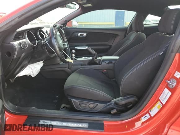 ✅ 2021 Ford Mustang GT Premium • VIN: 1FA6P8CF6M5133557 • Lot: 86133525. Wystawiony na Copart z przebiegiem 58 403 mil. Bezpłatny archiwum sprzedaży aukcyjnych z USA i szczegółowy raport historii pojazdu na DreamBid. Zdjęcie 7.