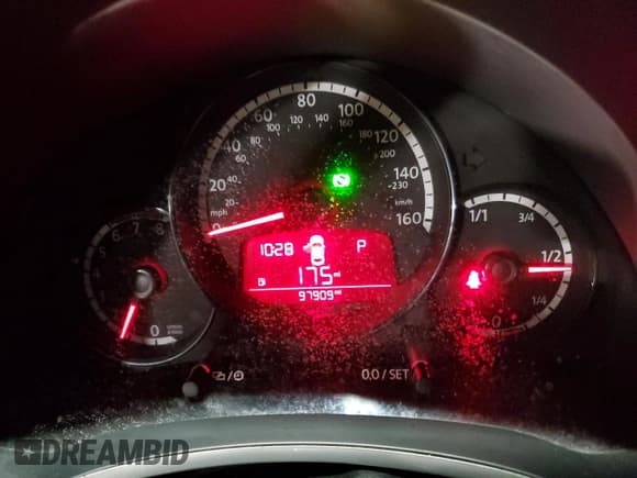 ✅ 2013 Volkswagen Beetle Fender Edition • VIN: 3VWJP7ATXDM670205 • Lot: 47687735. Listed on Copart with 97,909 mi. Free auction sales archive from the USA and detailed vehicle history report at DreamBid. Image 9.