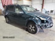 ✅ 2004 Mercedes-Benz M 350 • VIN: 4JGAB57E64A492798 • Lot: 71420194. Wystawiony na Copart z przebiegiem 236 949 mil. Bezpłatny archiwum sprzedaży aukcyjnych z USA i szczegółowy raport historii pojazdu na DreamBid. Zdjęcie 4.