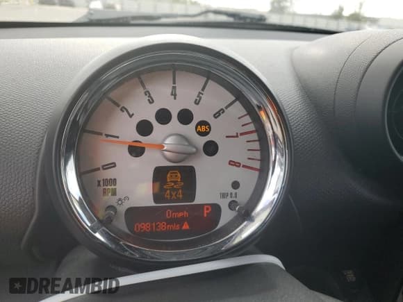 ✅ 2013 MINI Countryman S ALL4 • VIN: WMWZC5C58DWP31357 • Lot: 51438035. Listed on Copart with 98,138 mi. Free auction sales archive from the USA and detailed vehicle history report at DreamBid. Image 9.