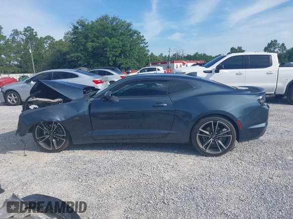 ✅ 2021 Chevrolet Camaro 1LS • VIN: 1G1FB1RX8M0124168 • Lot: 42478441. Wystawiony na IAAI z przebiegiem Nie podano. Bezpłatny archiwum sprzedaży aukcyjnych z USA i szczegółowy raport historii pojazdu na DreamBid. Zdjęcie 15.