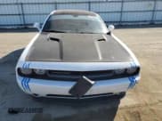 ✅ 2013 Dodge Challenger Rallye Redline • VIN: 2C3CDYAG2DH649333 • Lot: 47060725. Wystawiony na Copart z przebiegiem 147 254 mil. Bezpłatny archiwum sprzedaży aukcyjnych z USA i szczegółowy raport historii pojazdu na DreamBid. Zdjęcie 5.