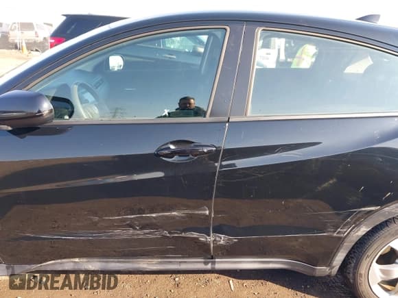 ✅ 2018 Honda HR-V LX • VIN: 3CZRU5G33JM706221 • Lot: 41754370. Listed on IAAI with 96,734 mi. Free auction sales archive from the USA and detailed vehicle history report at DreamBid. Image 14.