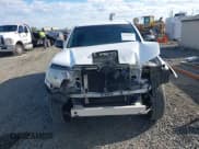 ✅ 2015 Toyota Tacoma PreRunner • VIN: 5TFJU4GN7FX090426 • Lot: 43520197. Wystawiony na IAAI z przebiegiem 106 907 mil. Bezpłatny archiwum sprzedaży aukcyjnych z USA i szczegółowy raport historii pojazdu na DreamBid. Zdjęcie 13.