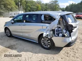 ✅ 2022 Toyota Sienna LE • VIN: 5TDKSKFC2NS068787 • Lot: 80866275. Listed on Copart with 121,430 mi. Free auction sales archive from the USA and detailed vehicle history report at DreamBid. Image 2.