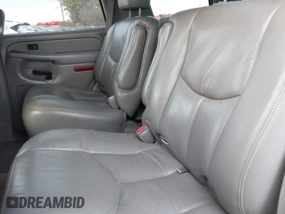 ✅ 2006 Chevrolet Tahoe LS • VIN: 1GNEC13Z16J103287 • Лот: 41570687. Опубликован ранее на IAAI с пробегом 275 178 миль. Бесплатный доступ к архиву аукционных продаж из США и подробный отчёт об истории автомобиля на DreamBid. Изображение 8.