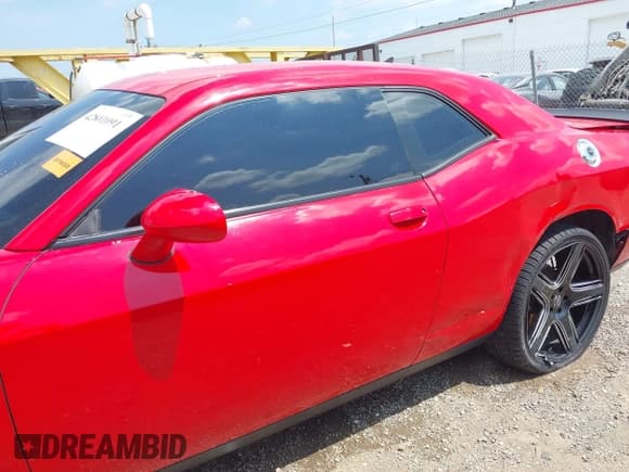 ✅ 2020 Dodge Challenger SXT • VIN: 2C3CDZAG1LH191899 • Lot: 42801091. Wystawiony na IAAI z przebiegiem Nie podano. Bezpłatny archiwum sprzedaży aukcyjnych z USA i szczegółowy raport historii pojazdu na DreamBid. Zdjęcie 14.