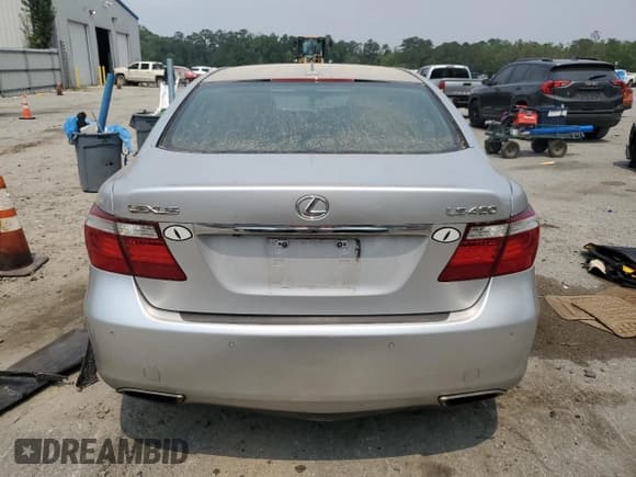 ✅ 2008 Lexus LS 460 • VIN: JTHBL46F985055496 • Lot: 53060695. Listed on Copart with 239,488 mi. Free auction sales archive from the USA and detailed vehicle history report at DreamBid. Image 6.
