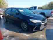 2017 Toyota Camry XLE z VIN 4T1BF1FK3HU739790, wystawiony jako IAAI lot #43380795 z przebiegiem 98 023 mil mil oraz . Historia ofert i sprzedaży dostępna na DreamBid. Obrazek 1.