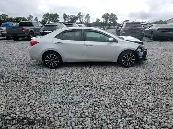 ✅ 2017 Toyota Corolla LE • VIN: 2T1BURHE5HC873911 • Лот: 90380935. Опубликован ранее на Copart с пробегом 101 770 миль. Бесплатный доступ к архиву аукционных продаж из США и подробный отчёт об истории автомобиля на DreamBid. Изображение 13.