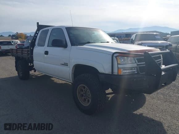 ✅ 2006 Chevrolet Silverado 2500HD • VIN: 1GBHK29D06E190302 • Lot: 43512806. Wystawiony na IAAI z przebiegiem 186 114 mil. Bezpłatny archiwum sprzedaży aukcyjnych z USA i szczegółowy raport historii pojazdu na DreamBid. Zdjęcie 1.