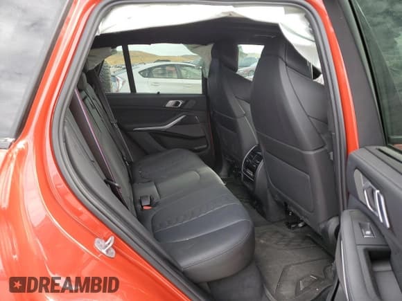 ✅ 2022 BMW X5 M • VIN: 5YMJU0C06N9M39427 • Lot: 56856413. Wystawiony na Copart z przebiegiem Nie podano. Bezpłatny archiwum sprzedaży aukcyjnych z USA i szczegółowy raport historii pojazdu na DreamBid. Zdjęcie 10.