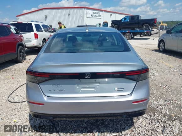 2024 Honda Accord Touring с VIN 1HGCY2F83RA091269, выставлен на аукционе IAAI как лот 43118394 с пробегом 11 657 миль миль и . История ставок и продаж доступна на DreamBid. Изображение 16.