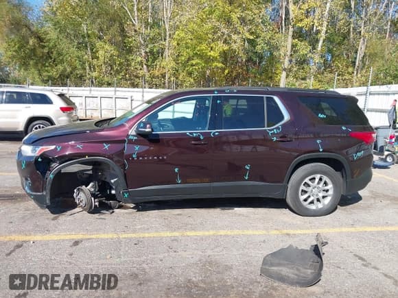 ✅ 2021 Chevrolet Traverse LT Cloth • VIN: 1GNEVGKW3MJ261227 • Lot: 43453989. Wystawiony na IAAI z przebiegiem 52 787 mil. Bezpłatny archiwum sprzedaży aukcyjnych z USA i szczegółowy raport historii pojazdu na DreamBid. Zdjęcie 14.
