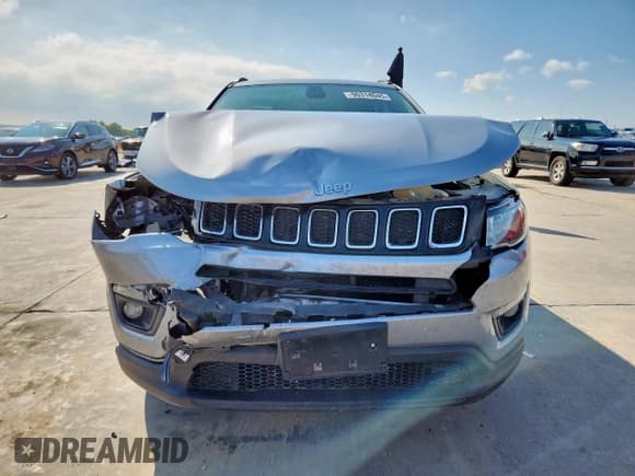 ✅ 2018 Jeep Compass Latitude • VIN: 3C4NJCBB9JT487612 • Lot: 90314045. Wystawiony na Copart z przebiegiem 127 531 mil. Bezpłatny archiwum sprzedaży aukcyjnych z USA i szczegółowy raport historii pojazdu na DreamBid. Zdjęcie 5.