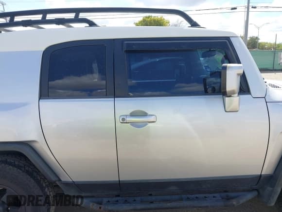 ✅ 2008 Toyota FJ Cruiser • VIN: JTEBU11F08K034747 • Лот: 43376949. Опубликован ранее на IAAI с пробегом 169 497 миль. Бесплатный доступ к архиву аукционных продаж из США и подробный отчёт об истории автомобиля на DreamBid. Изображение 13.