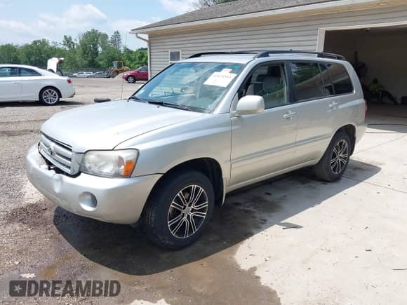 2006 Toyota Highlander z VIN JTEGD21AX60139594, wystawiony jako IAAI lot #42473393 z przebiegiem 210 409 mil mil oraz . Historia ofert i sprzedaży dostępna na DreamBid. Obrazek 20.