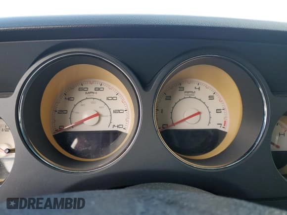 ✅ 2012 Dodge Challenger SXT • VIN: 2C3CDYAGXCH176697 • Lot: 87691325. Wystawiony na Copart z przebiegiem Nie podano. Bezpłatny archiwum sprzedaży aukcyjnych z USA i szczegółowy raport historii pojazdu na DreamBid. Zdjęcie 9.