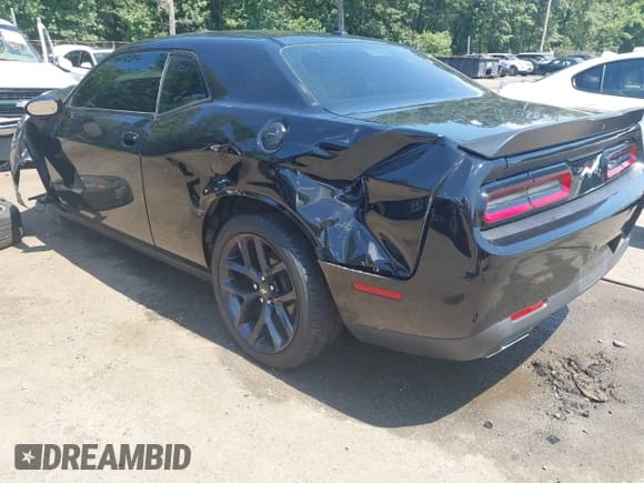 ✅ 2021 Dodge Challenger SXT • VIN: 2C3CDZAG3MH552101 • Lot: 43010727. Wystawiony na IAAI z przebiegiem 45 104 mil. Bezpłatny archiwum sprzedaży aukcyjnych z USA i szczegółowy raport historii pojazdu na DreamBid. Zdjęcie 3.
