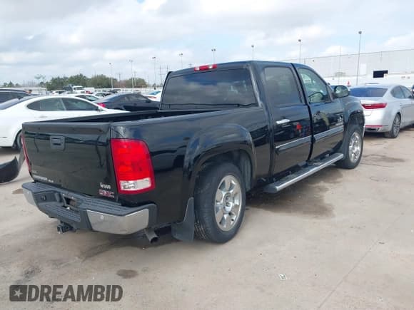 ✅ 2011 GMC Sierra 1500 SLE • VIN: 3GTP1VE0XBG306560 • Lot: 41496403. Listed on IAAI with 213,831 mi. Free auction sales archive from the USA and detailed vehicle history report at DreamBid. Image 4.
