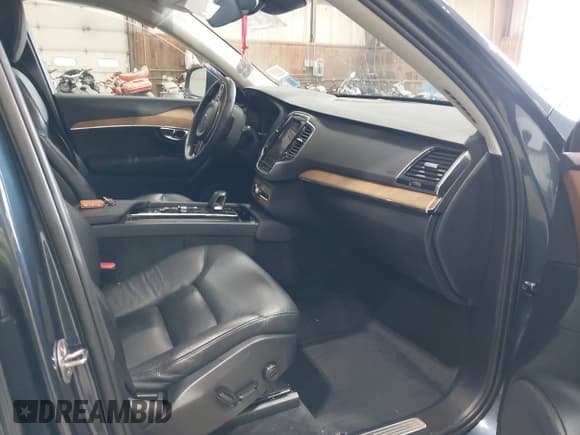 ✅ 2023 Volvo XC90 Plus • VIN: YV4L12PN8P1927899 • Lot: 42379522. Listed on IAAI with 22,853 mi. Free auction sales archive from the USA and detailed vehicle history report at DreamBid. Image 5.