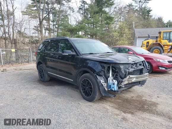 ✅ 2017 Ford Explorer XLT • VIN: 1FM5K8D85HGA83499 • Lot: 42059299. Wystawiony na IAAI z przebiegiem 76 484 mil. Bezpłatny archiwum sprzedaży aukcyjnych z USA i szczegółowy raport historii pojazdu na DreamBid. Zdjęcie 1.