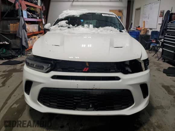 2024 Dodge Hornet R/T z VIN ZACPDFCW6R3A33993, wystawiony jako Copart lot #45951855 z przebiegiem 3 744 mil mil oraz Czysty tytuł • Clean title. Historia ofert i sprzedaży dostępna na DreamBid. Obrazek 5.