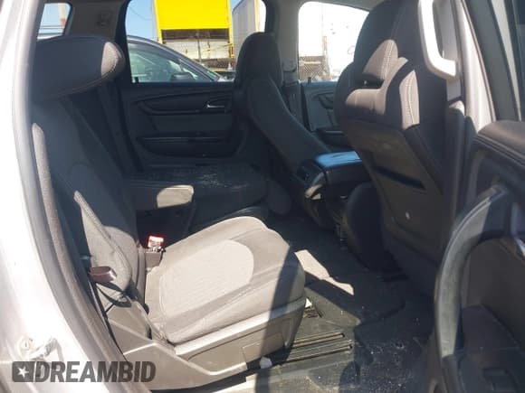 ✅ 2015 Chevrolet Traverse LT • VIN: 1GNKVHKD2FJ121552 • Lot: 41923030. Wystawiony na IAAI z przebiegiem 205 446 mil. Bezpłatny archiwum sprzedaży aukcyjnych z USA i szczegółowy raport historii pojazdu na DreamBid. Zdjęcie 8.