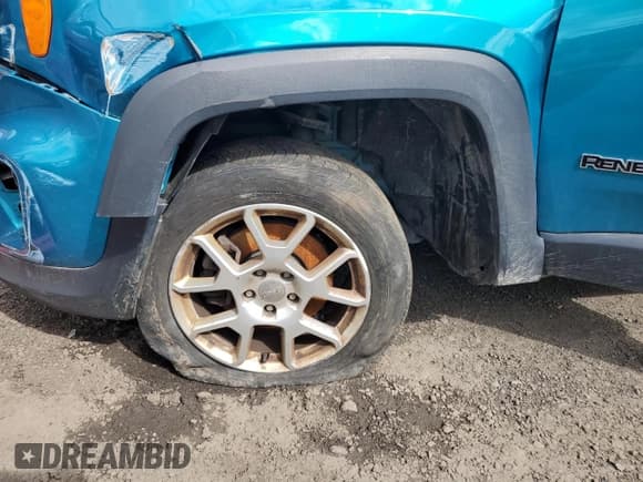 ✅ 2021 Jeep Renegade Latitude • VIN: ZACNJDBB7MPM43901 • Lot: 56366625. Wystawiony na Copart z przebiegiem 81 171 mil. Bezpłatny archiwum sprzedaży aukcyjnych z USA i szczegółowy raport historii pojazdu na DreamBid. Zdjęcie 13.