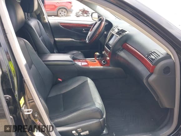 ✅ 2012 Lexus LS 460 • VIN: JTHCL5EF5C5015324 • Lot: 42901456. Listed on IAAI with 143,151 mi. Free auction sales archive from the USA and detailed vehicle history report at DreamBid. Image 5.