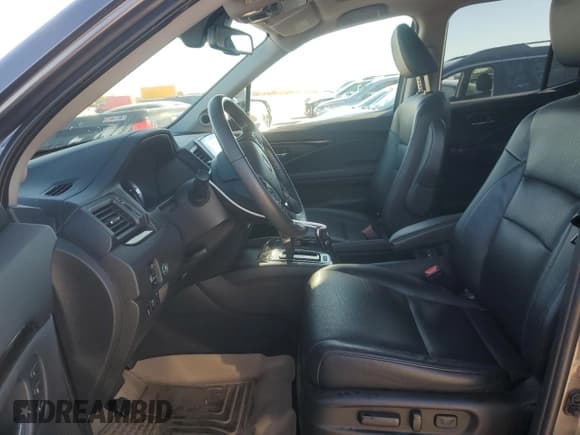 ✅ 2017 Honda Ridgeline RTL-E • VIN: 5FPYK3F7XHB039542 • Lot: 86886975. Listed on Copart with 66,944 mi. Free auction sales archive from the USA and detailed vehicle history report at DreamBid. Image 7.