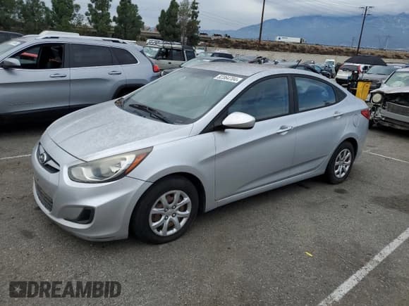 ✅ 2012 Hyundai Accent GLS • VIN: KMHCT4AE8CU131062 • Лот: 82364704. Опубликован ранее на Copart с пробегом 126 738 миль. Бесплатный доступ к архиву аукционных продаж из США и подробный отчёт об истории автомобиля на DreamBid. Изображение 1.