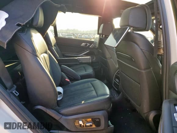 ✅ 2020 BMW X7 M50i • VIN: 5UXCX6C05L9C38130 • Lot: 71829275. Listed on Copart with 86,202 mi. Free auction sales archive from the USA and detailed vehicle history report at DreamBid. Image 11.