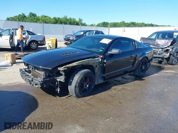 ✅ 2009 Ford Mustang GT • VIN: 1ZVHT82H195145878 • Лот: 42303694. Опубликован ранее на IAAI с пробегом 164 789 миль. Бесплатный доступ к архиву аукционных продаж из США и подробный отчёт об истории автомобиля на DreamBid. Изображение 18.