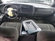 ✅ 2003 Chevrolet Silverado 2500HD LT • VIN: 1GCHK29193E284840 • Lot: 83631644. Wystawiony na Copart z przebiegiem 323 035 mil. Bezpłatny archiwum sprzedaży aukcyjnych z USA i szczegółowy raport historii pojazdu na DreamBid. Zdjęcie 8.