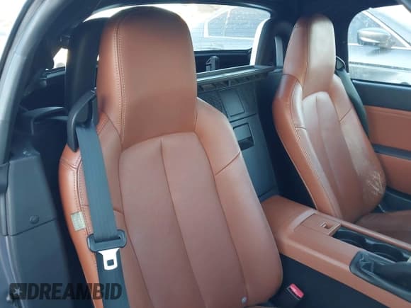 ✅ 2007 Mazda MX-5 Miata Grand Touring • VIN: JM1NC26F870126010 • Lot: 43847751. Listed on IAAI with 171,868 mi. Free auction sales archive from the USA and detailed vehicle history report at DreamBid. Image 8.