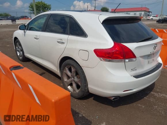 ✅ 2010 Toyota Venza • VIN: 4T3BK3BB5AU041210 • Lot: 42953441. Listed on IAAI with 381,340 mi. Free auction sales archive from the USA and detailed vehicle history report at DreamBid. Image 3.