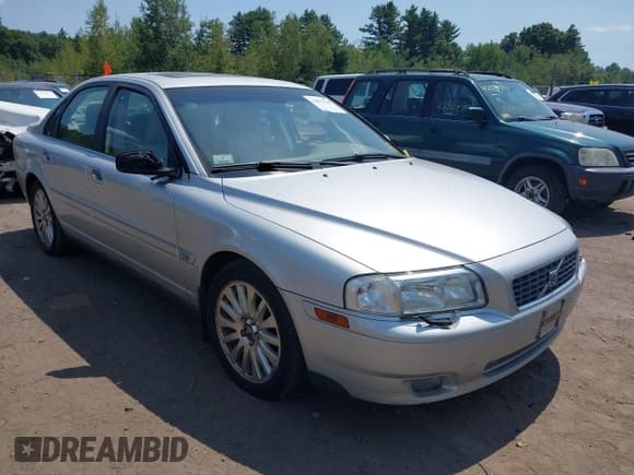 ✅ 2006 Volvo S80 • VIN: YV1TH592261428365 • Lot: 42871225. Listed on IAAI with 237,465 mi. Free auction sales archive from the USA and detailed vehicle history report at DreamBid. Image 1.
