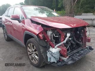 ✅ 2020 Toyota RAV4 XLE Premium • VIN: JTMA1RFV9LD062678 • Lot: 42664960. Wystawiony na IAAI z przebiegiem 94 005 mil. Bezpłatny archiwum sprzedaży aukcyjnych z USA i szczegółowy raport historii pojazdu na DreamBid. Zdjęcie 1.