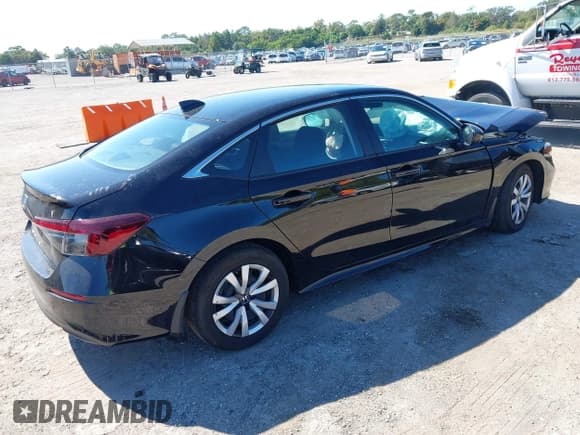 ✅ 2025 Honda Civic LX • VIN: 2HGFE2F20SH593892 • Lot: 43512469. Listed on IAAI with 7,719 mi. Free auction sales archive from the USA and detailed vehicle history report at DreamBid. Image 4.