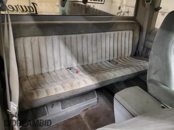 ✅ 1993 GMC Sierra 1500 • VIN: 1GTHC39F2PE543530 • Lot: 83612804. Wystawiony na Copart z przebiegiem 200 011 mil. Bezpłatny archiwum sprzedaży aukcyjnych z USA i szczegółowy raport historii pojazdu na DreamBid. Zdjęcie 10.