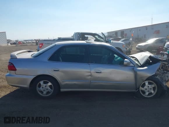 ✅ 1998 Honda Accord EX • VIN: 1HGCG5654WA080495 • Лот: 43043532. Опубликован ранее на IAAI с пробегом 185 339 миль. Бесплатный доступ к архиву аукционных продаж из США и подробный отчёт об истории автомобиля на DreamBid. Изображение 13.